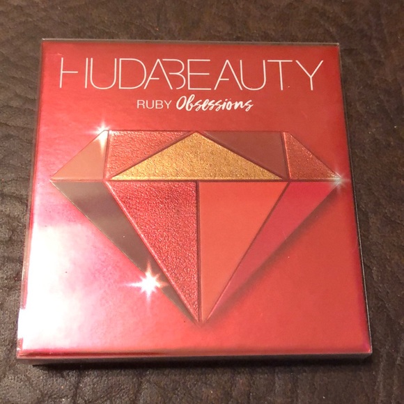 HUDA BEAUTY Obsessions Ruby Eyeshadow Palette NEW